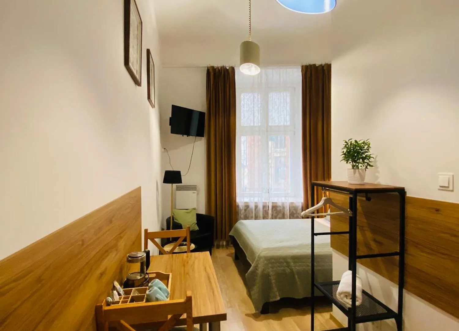 Krakow Apartments & Rooms