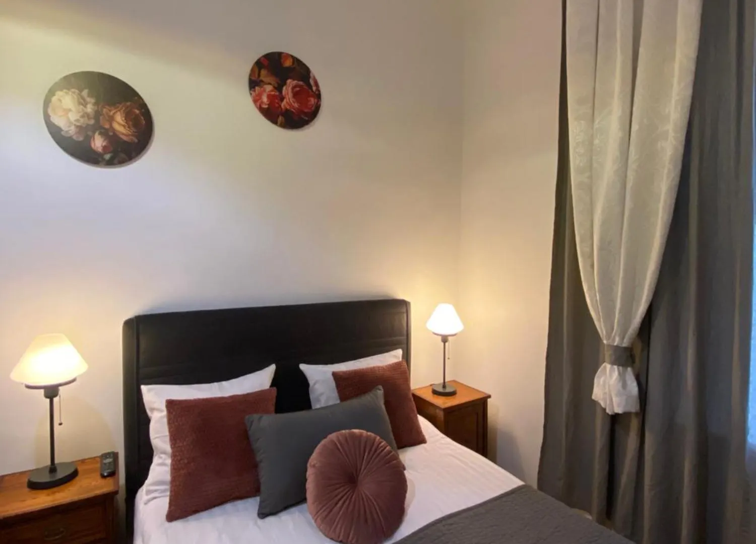 Krakow Apartments & Rooms