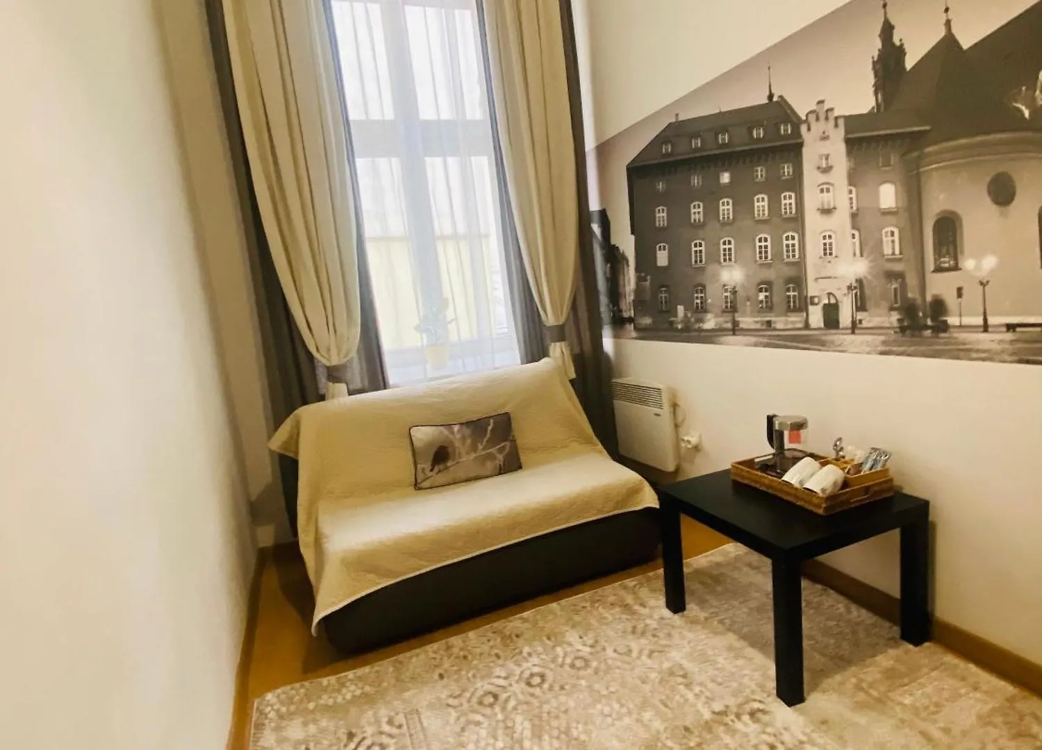 Krakow Apartments & Rooms 0*,